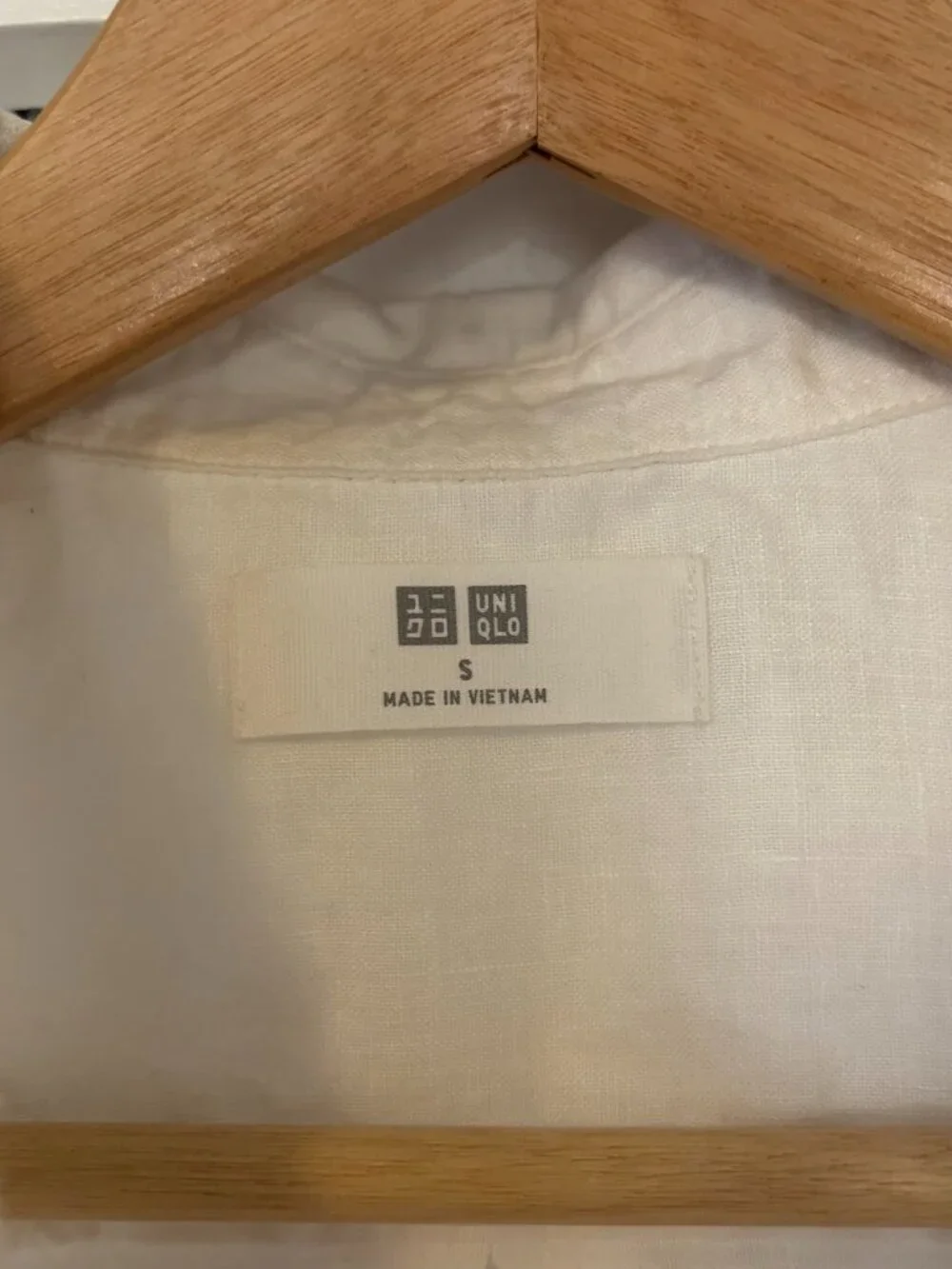 100% linen white button-down Uniqlo Perfect condition - Picture 4 of 5